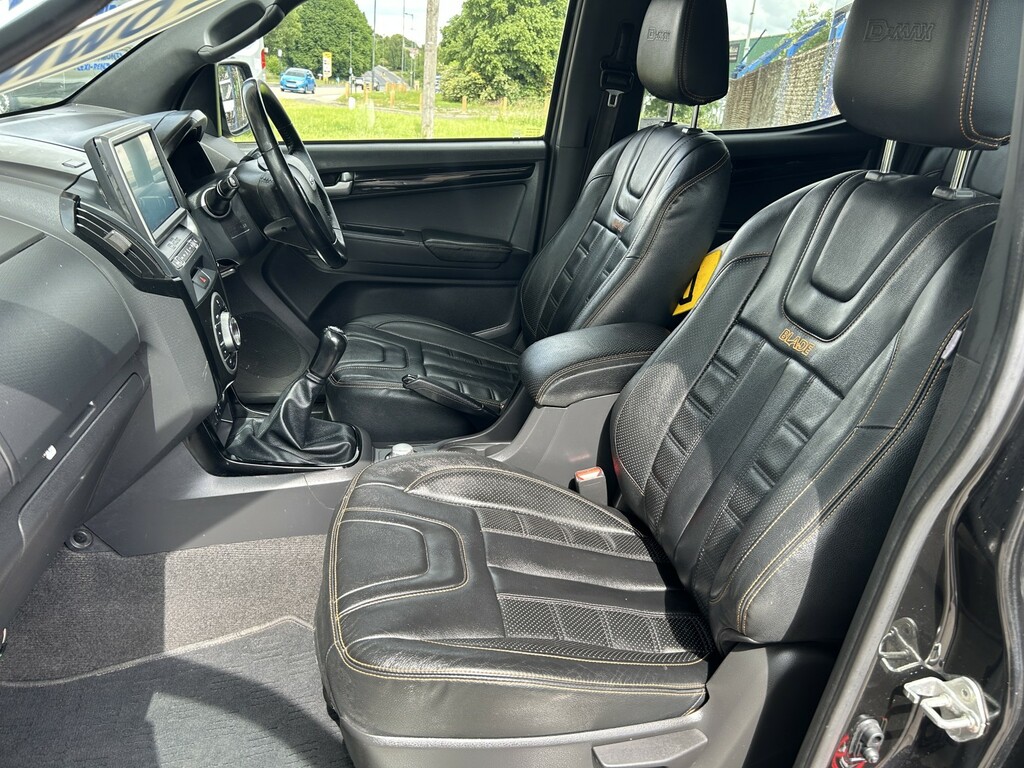 Isuzu D-Max 1.9 Td Blade 4Wd Euro 6 Black #10