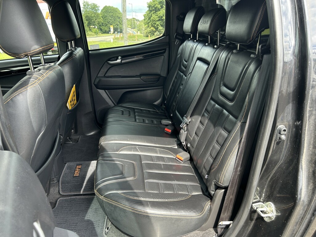 Isuzu D-Max 1.9 Td Blade 4Wd Euro 6 Black #11