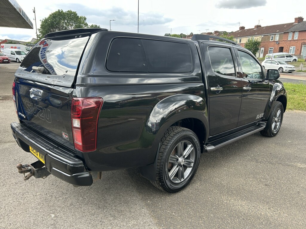 Isuzu D-Max Pickup 1.9 Td Blade Double Cab Pick Up 2018 Black #4