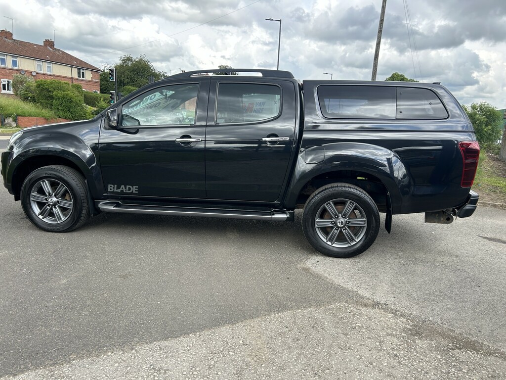 Isuzu D-Max Pickup 1.9 Td Blade Double Cab Pick Up 2018 Black #6