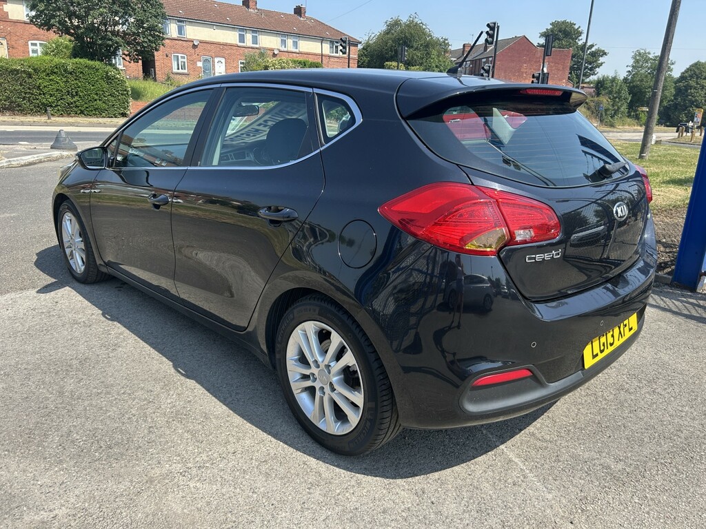 Kia Ceed Hatchback 1.6 Crdi Ecodynamics 2 2013 LG13XFL Black #3