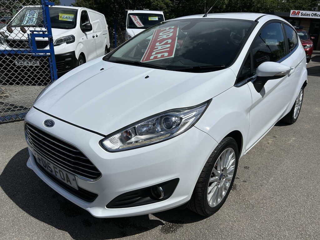 Ford Fiesta Hatchback 1.5 Tdci Titanium 2015 FD15FOA White #2