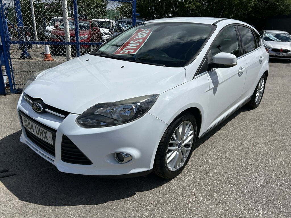 Ford Focus Hatchback 1.6 Tdci Zetec 2014 BU14UHX White #2
