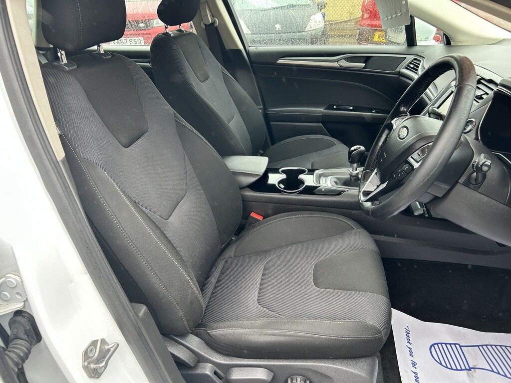 Ford Mondeo 2.0 Tdci Titanium Estate White #6