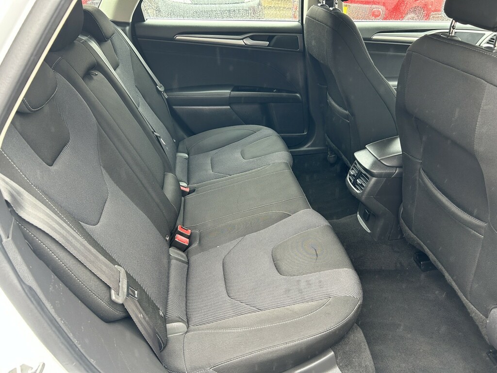 Ford Mondeo 2.0 Tdci Titanium Estate White #5