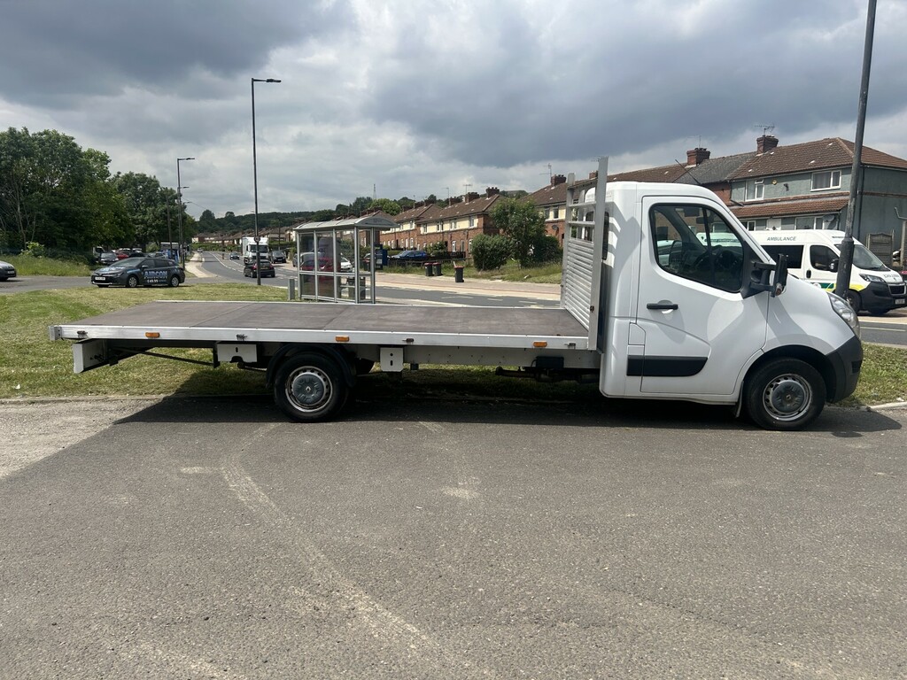 Renault Master 2.3 Chassis Cab Fwd Ll35 Dci 130 Business Euro 6 D White #2
