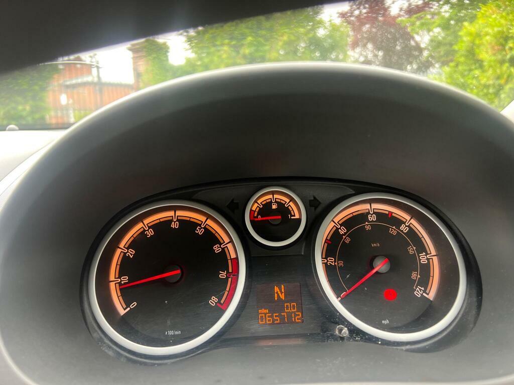 Vauxhall Corsa Mpv White #31