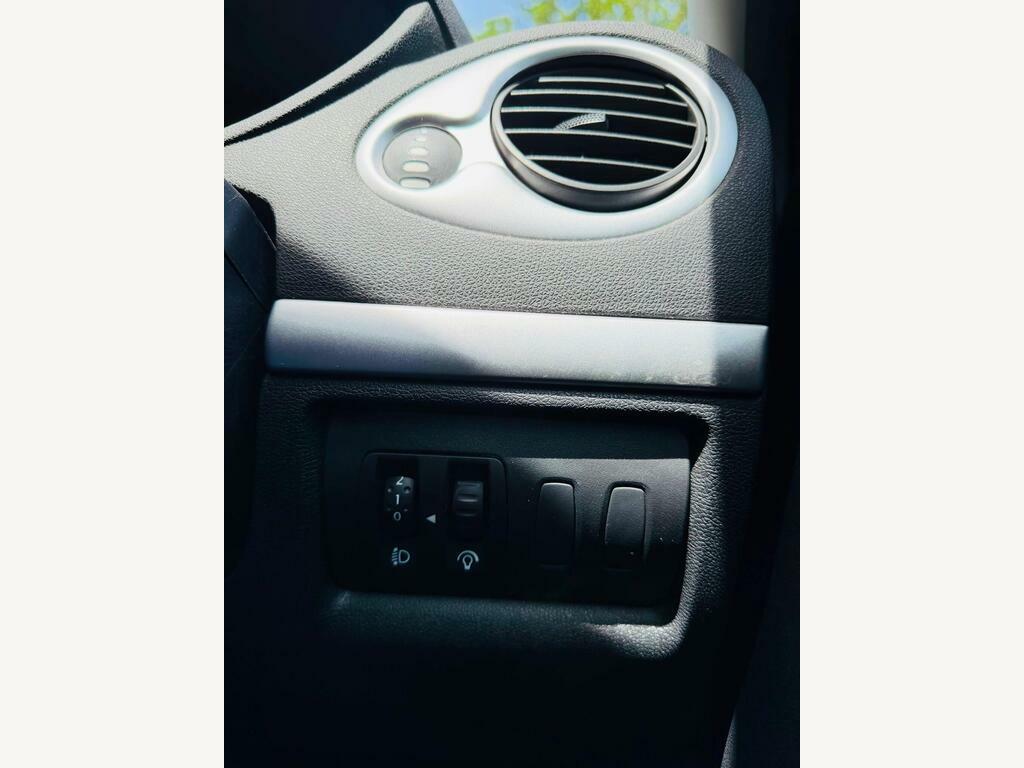Renault Clio 1.1L Bizu 75 Bhp Black #42