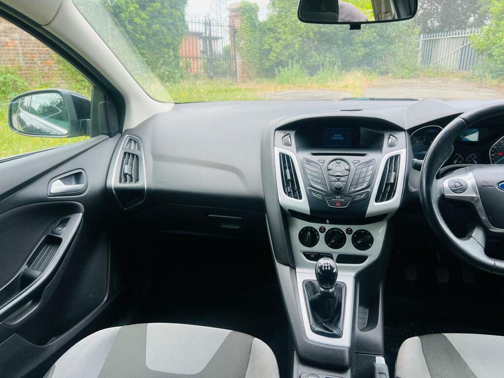 Ford Focus Hatchback 1.6 Zetec Euro 5 201261 Silver #28