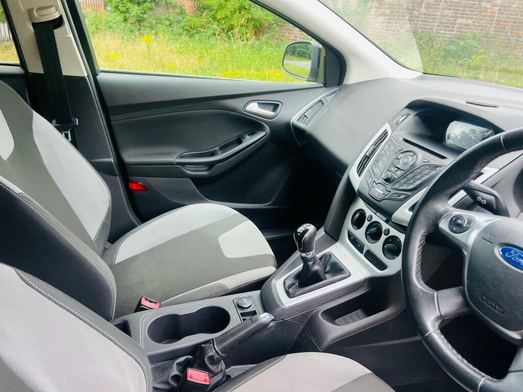 Ford Focus Hatchback 1.6 Zetec Euro 5 201261 Silver #32
