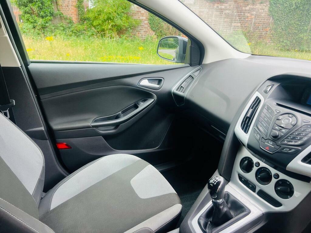 Ford Focus Hatchback 1.6 Zetec Euro 5 201261 Silver #36