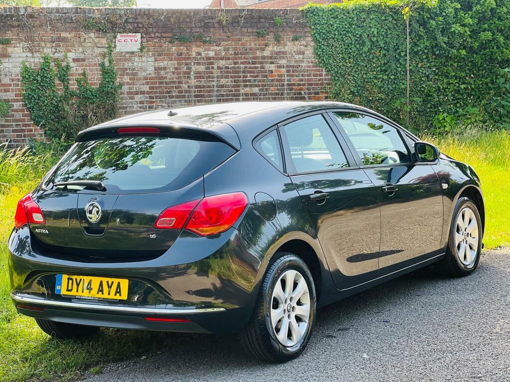 Vauxhall Astra Design Red #9