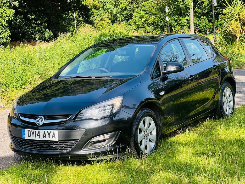 Vauxhall Astra Design Red #8