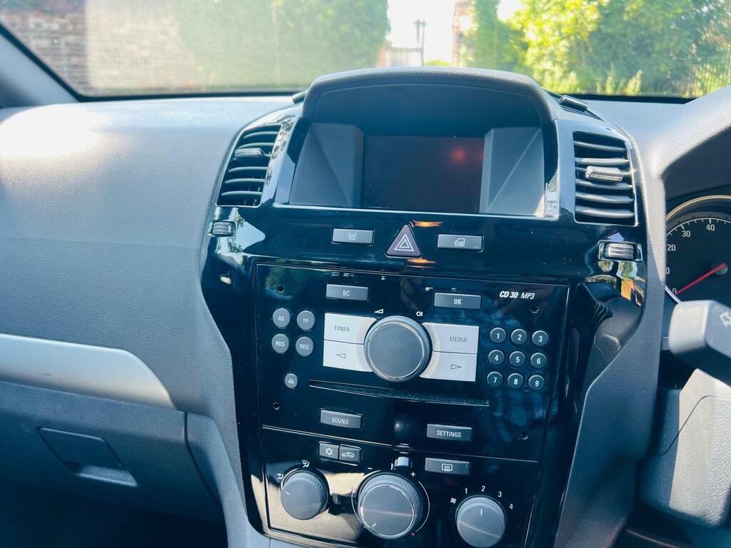 Vauxhall Zafira 1.4 Sri 138 Bhp White #40