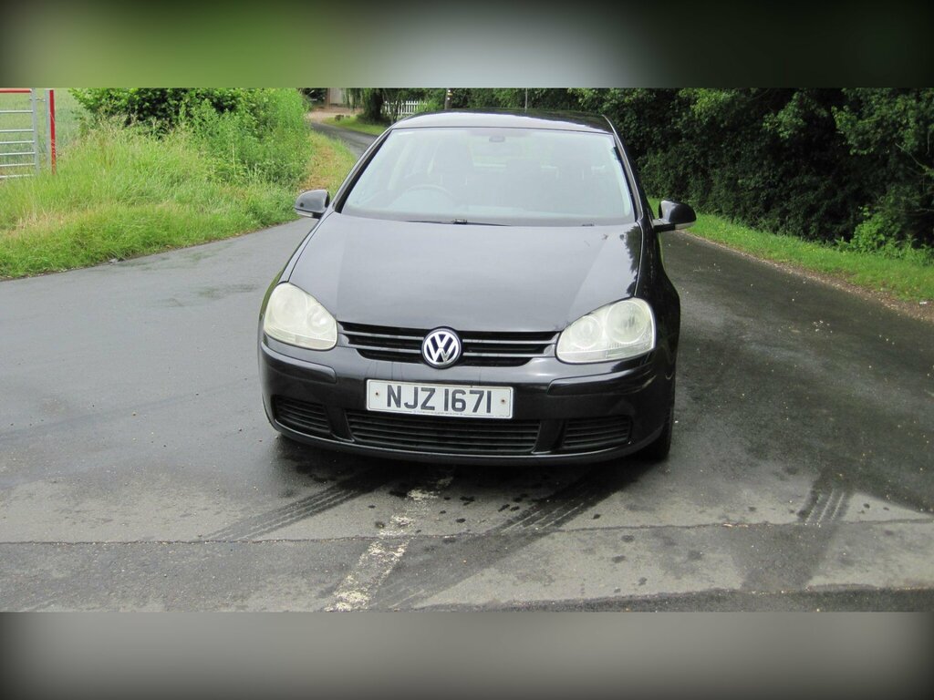 Volkswagen Golf 1.6 Fsi Match Black #3