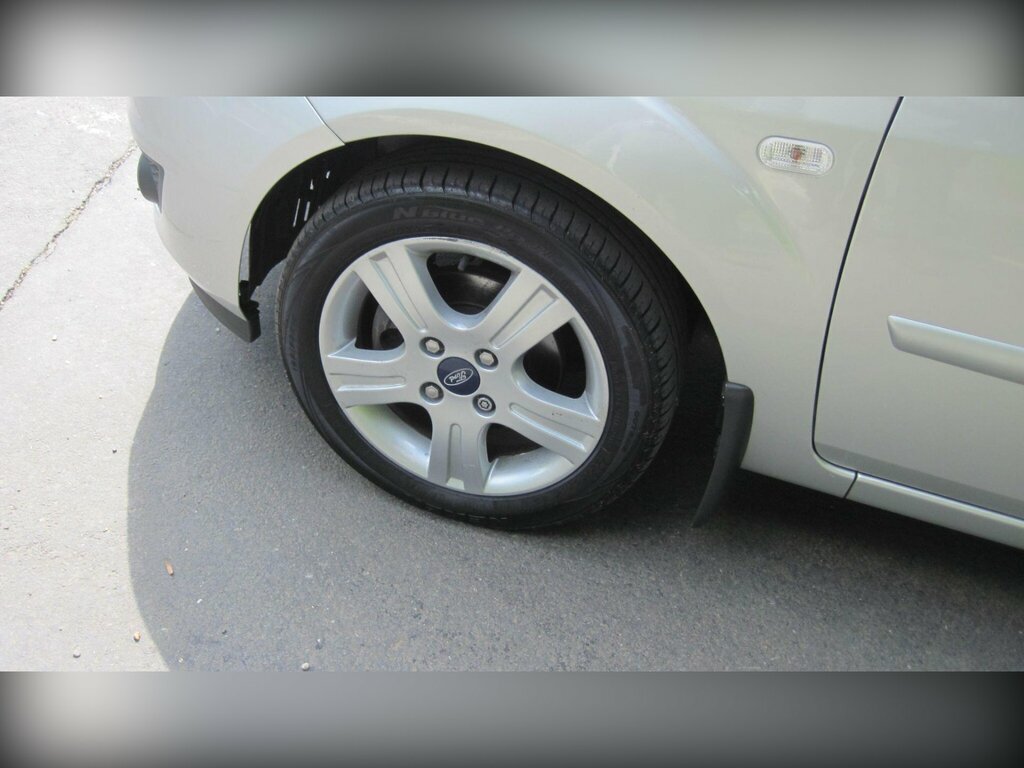 Ford Fiesta Hatchback Black #8