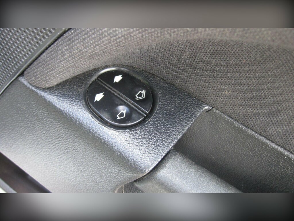 Ford Fiesta Hatchback Black #19