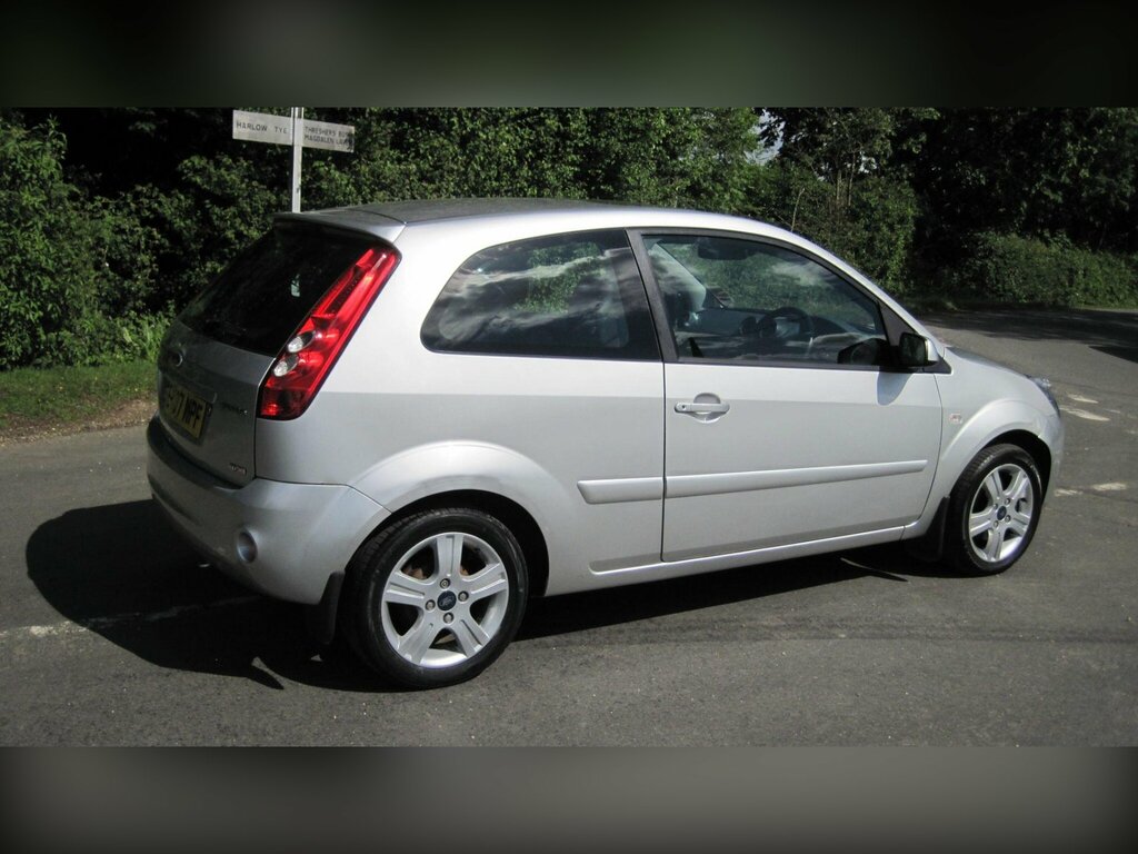 Ford Fiesta Hatchback Black #15