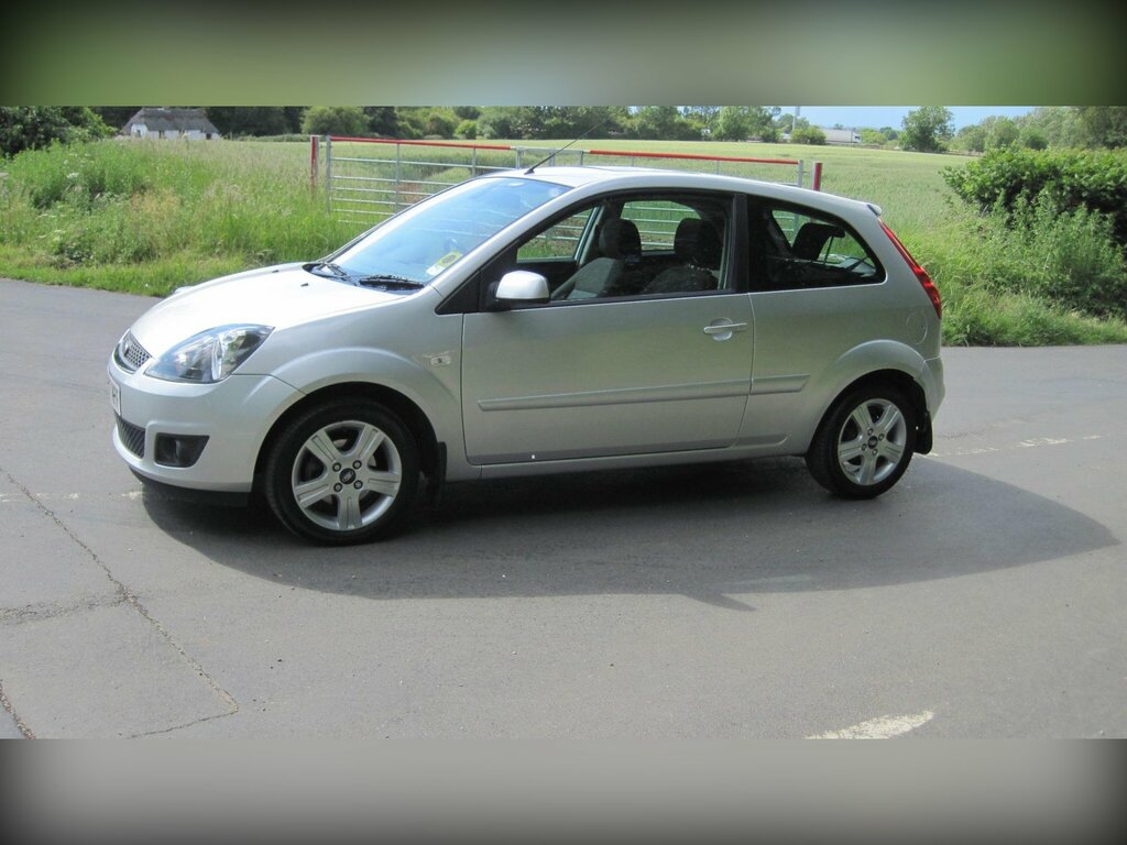 Ford Fiesta Hatchback Black #6