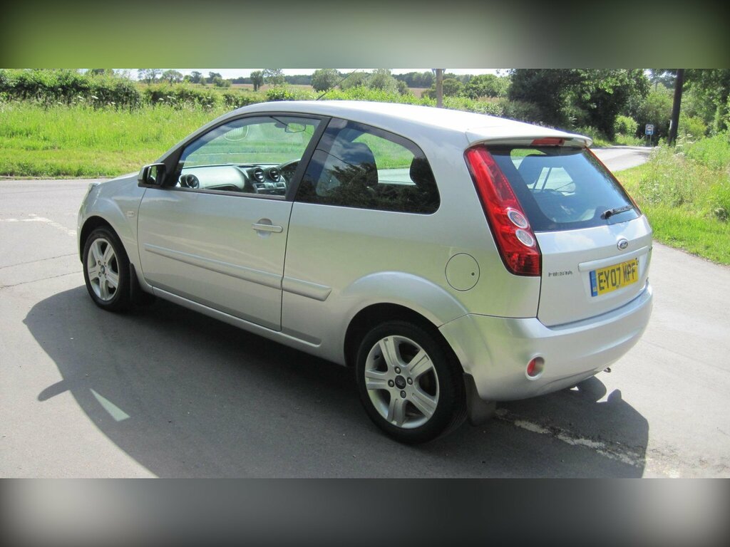 Ford Fiesta Hatchback Black #12