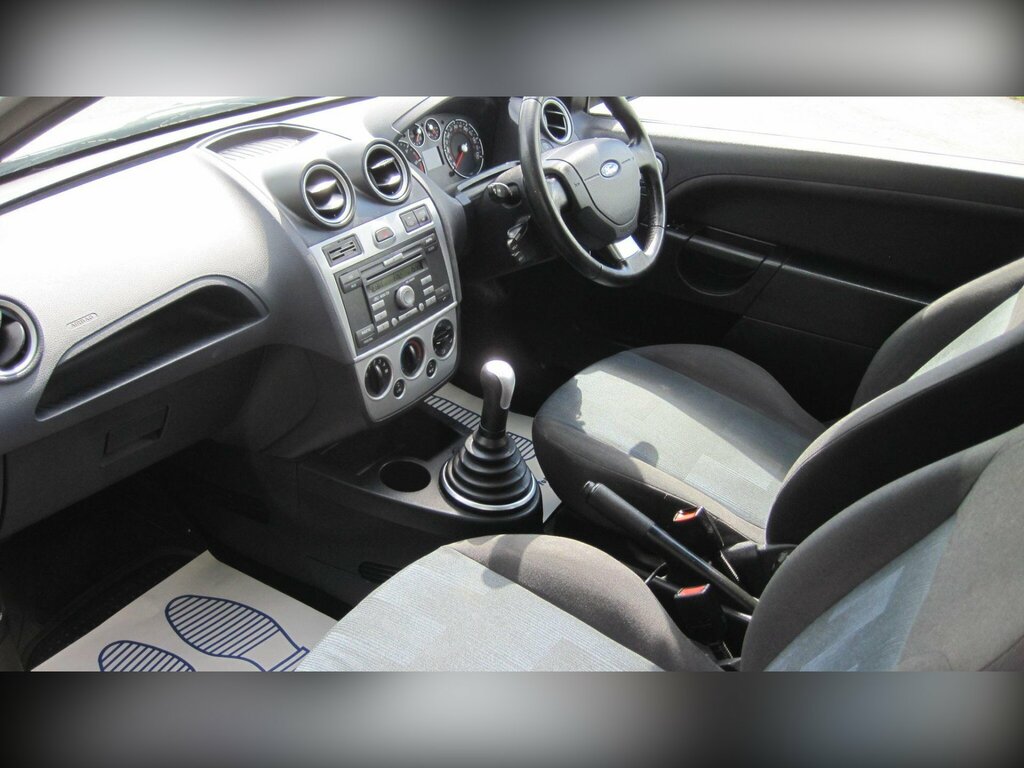 Ford Fiesta Hatchback Black #10