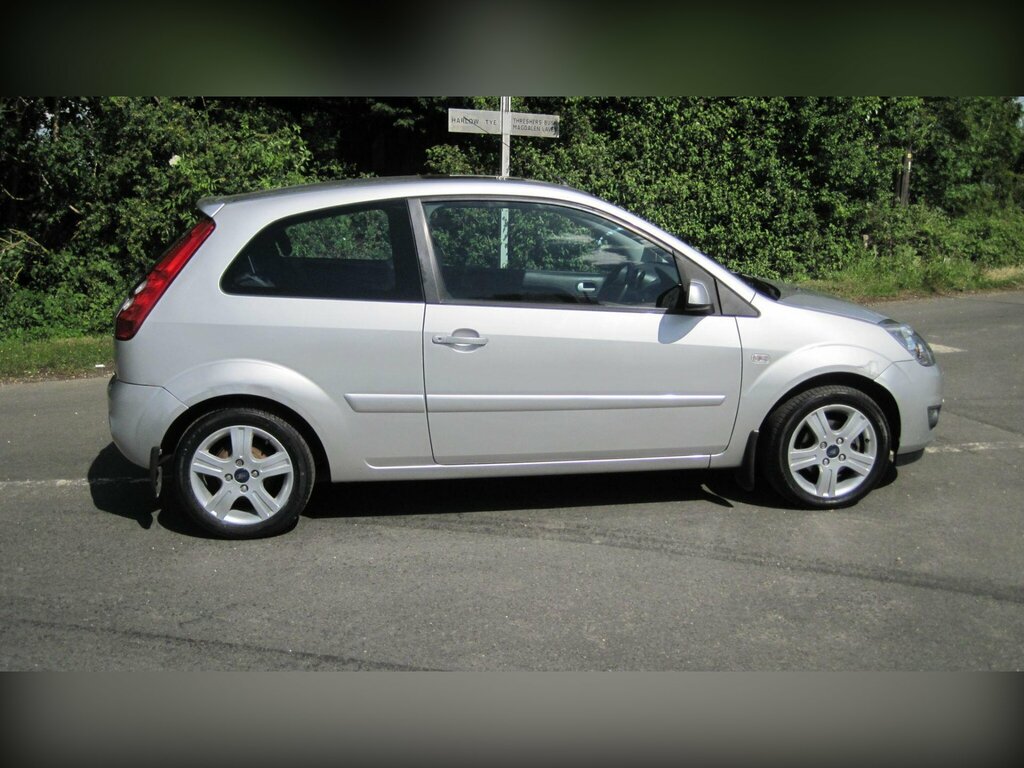 Ford Fiesta Hatchback Black #16