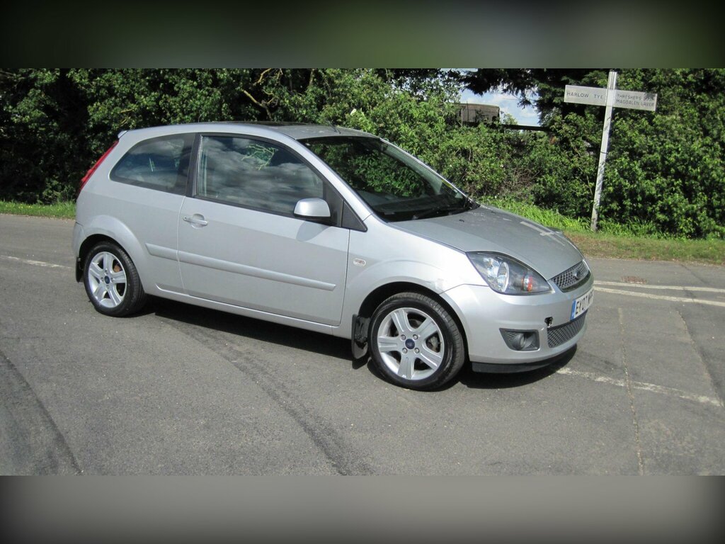 Ford Fiesta Hatchback Black #1