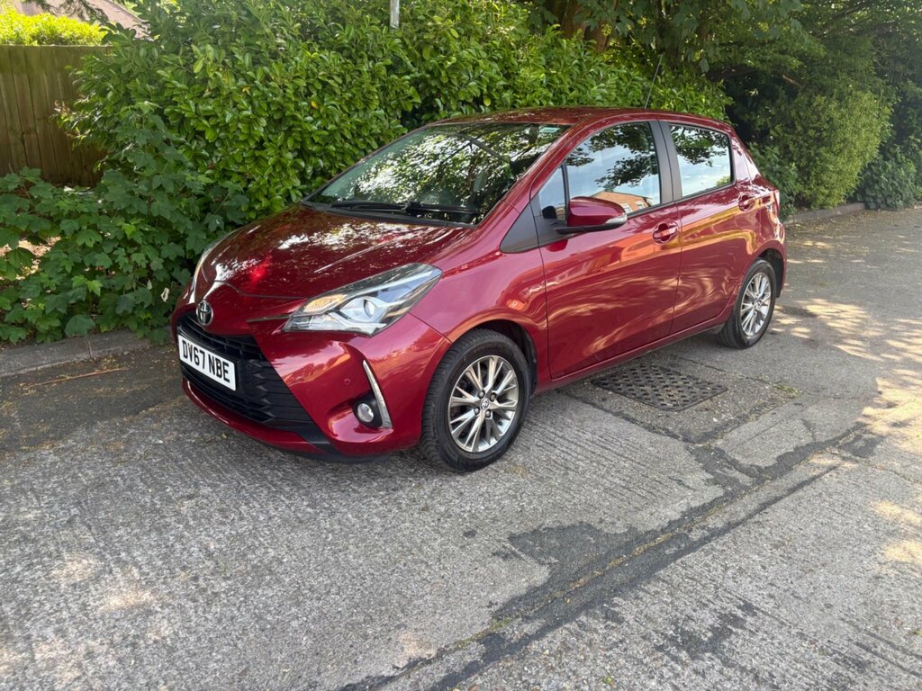 Toyota Yaris 1.5 Vvt-i Icon Tech Euro 6 Red