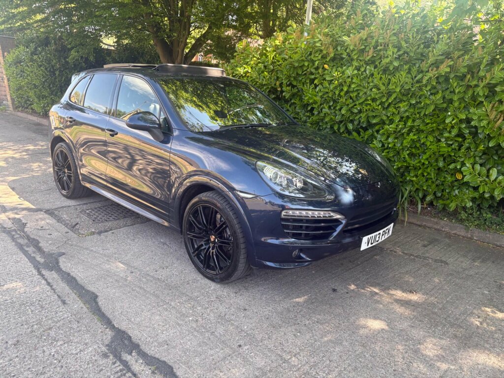 Porsche Cayenne D V6 Tiptronic Red #71