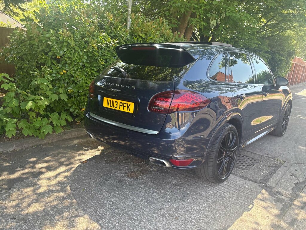Porsche Cayenne D V6 Tiptronic Red #68