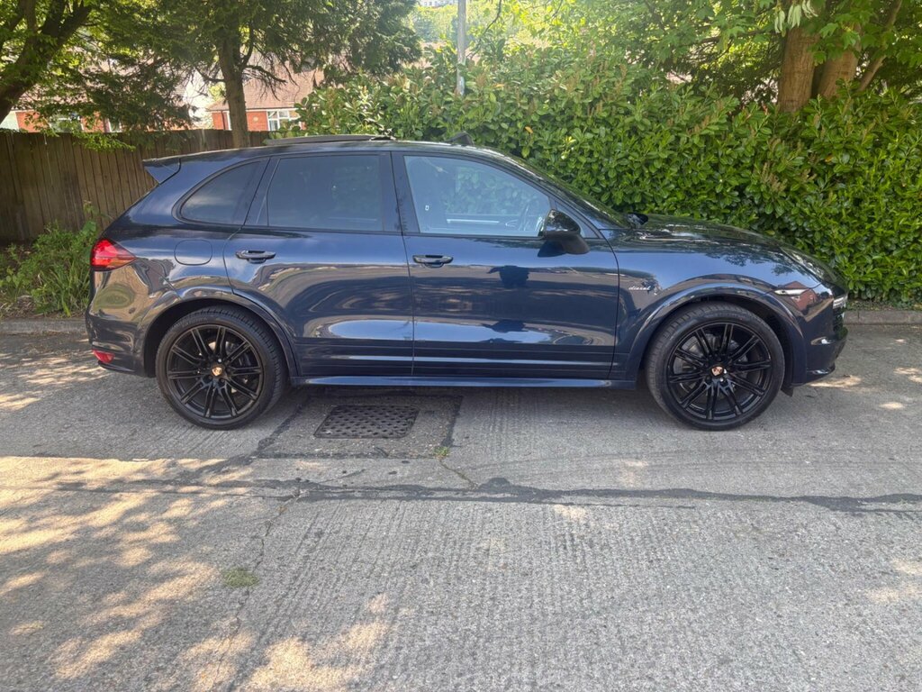 Porsche Cayenne D V6 Tiptronic Red #50