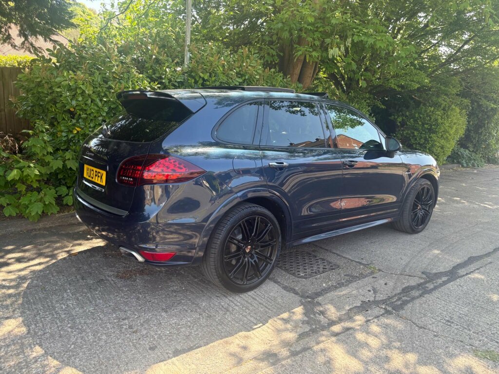Porsche Cayenne D V6 Tiptronic Red #74