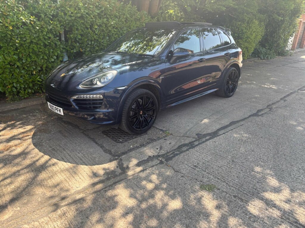 Porsche Cayenne D V6 Tiptronic Red #51