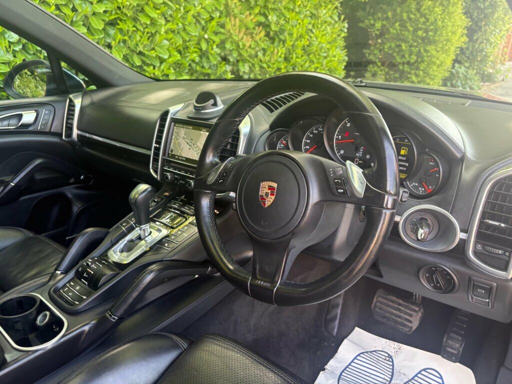 Porsche Cayenne D V6 Tiptronic Red #17