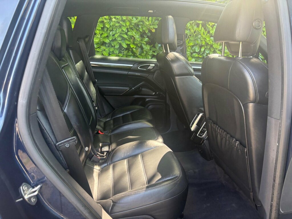Porsche Cayenne D V6 Tiptronic Red #29