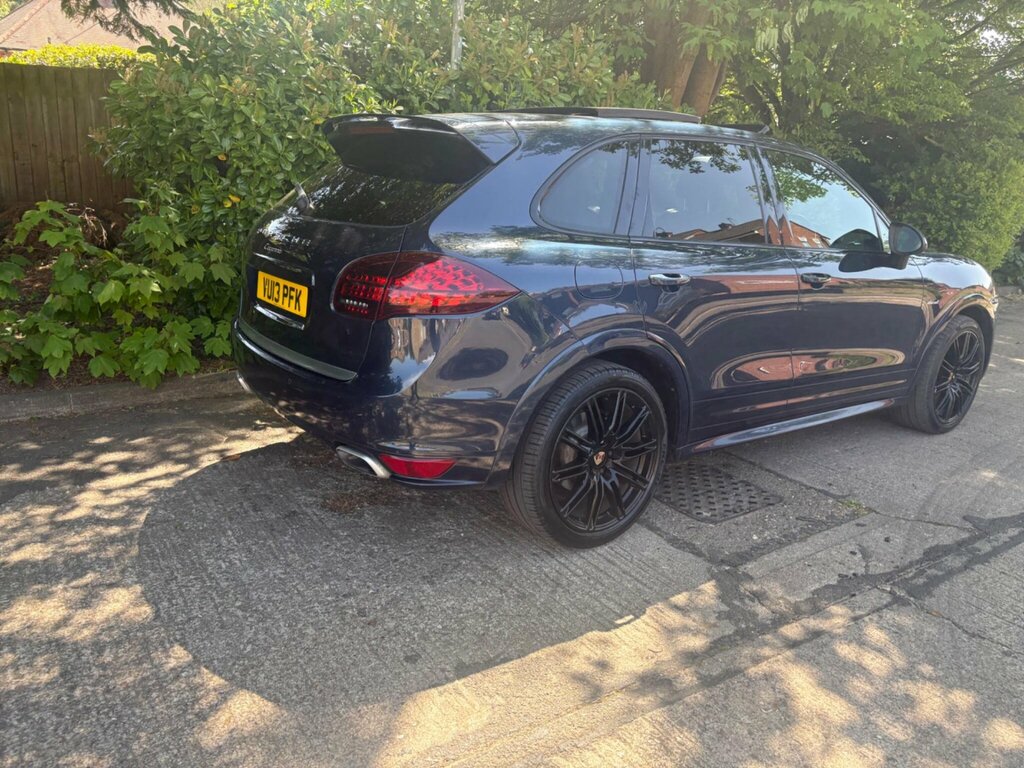 Porsche Cayenne D V6 Tiptronic Red #48