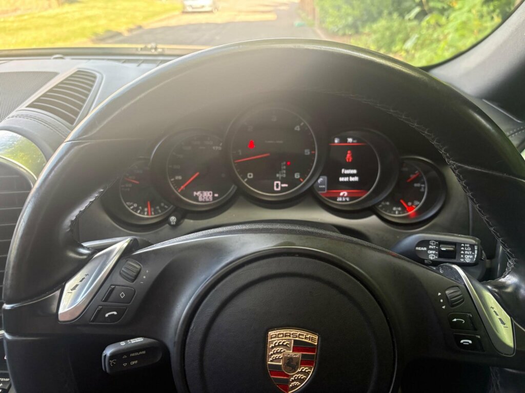 Porsche Cayenne D V6 Tiptronic Red #33
