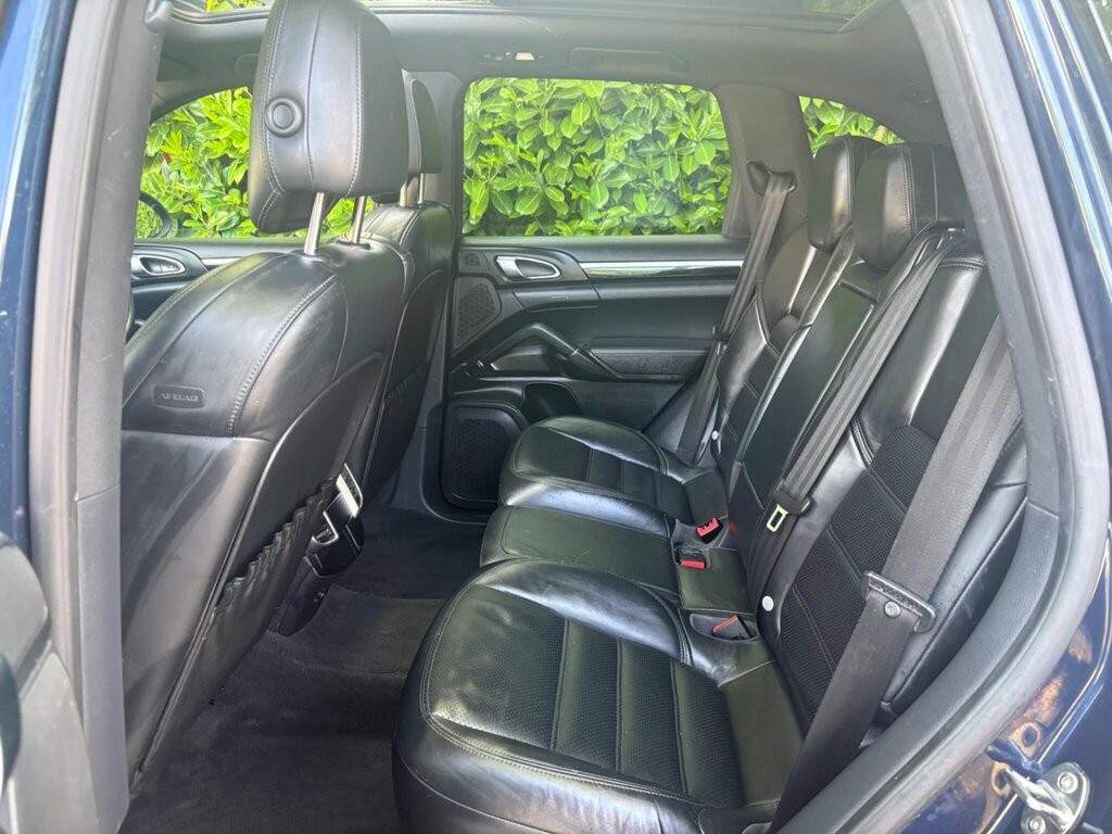 Porsche Cayenne D V6 Tiptronic Red #21