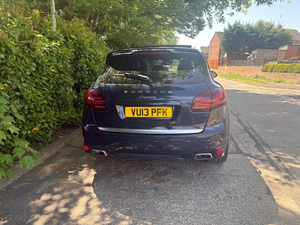 Porsche Cayenne D V6 Tiptronic Red #69
