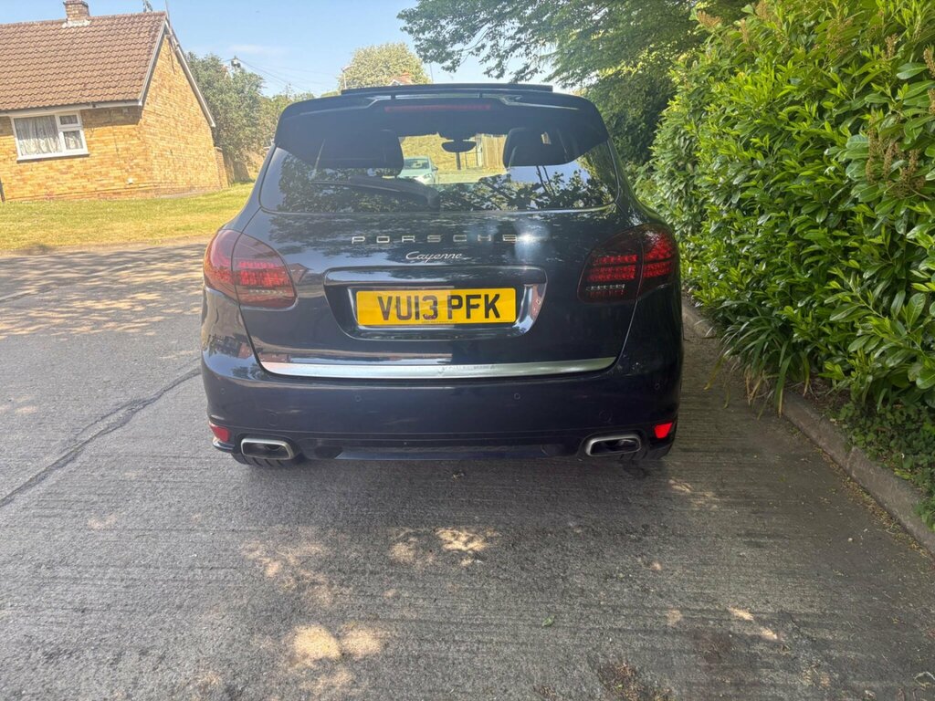 Porsche Cayenne D V6 Tiptronic Red #54