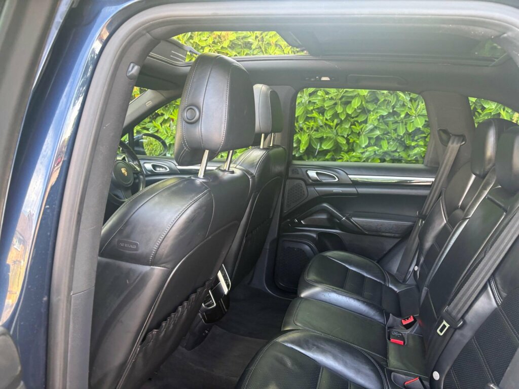 Porsche Cayenne D V6 Tiptronic Red #23
