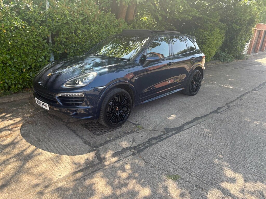 Porsche Cayenne D V6 Tiptronic Red #56