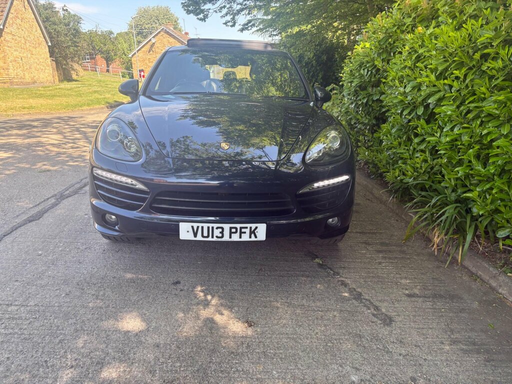 Porsche Cayenne D V6 Tiptronic Red #76