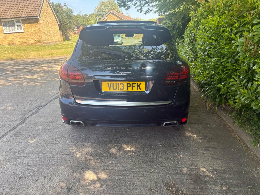 Porsche Cayenne D V6 Tiptronic Red #57