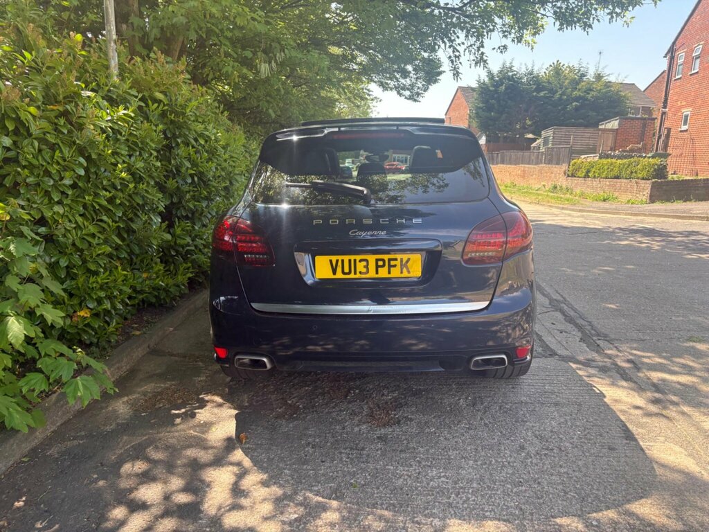 Porsche Cayenne D V6 Tiptronic Red #47
