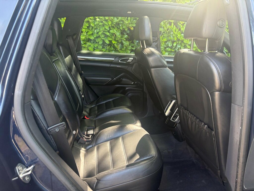 Porsche Cayenne D V6 Tiptronic Red #22