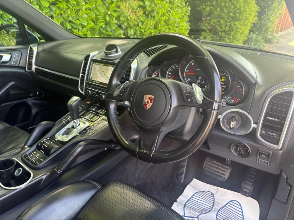 Porsche Cayenne D V6 Tiptronic Red #16