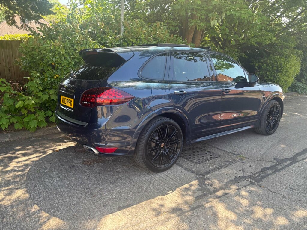 Porsche Cayenne D V6 Tiptronic Red #49