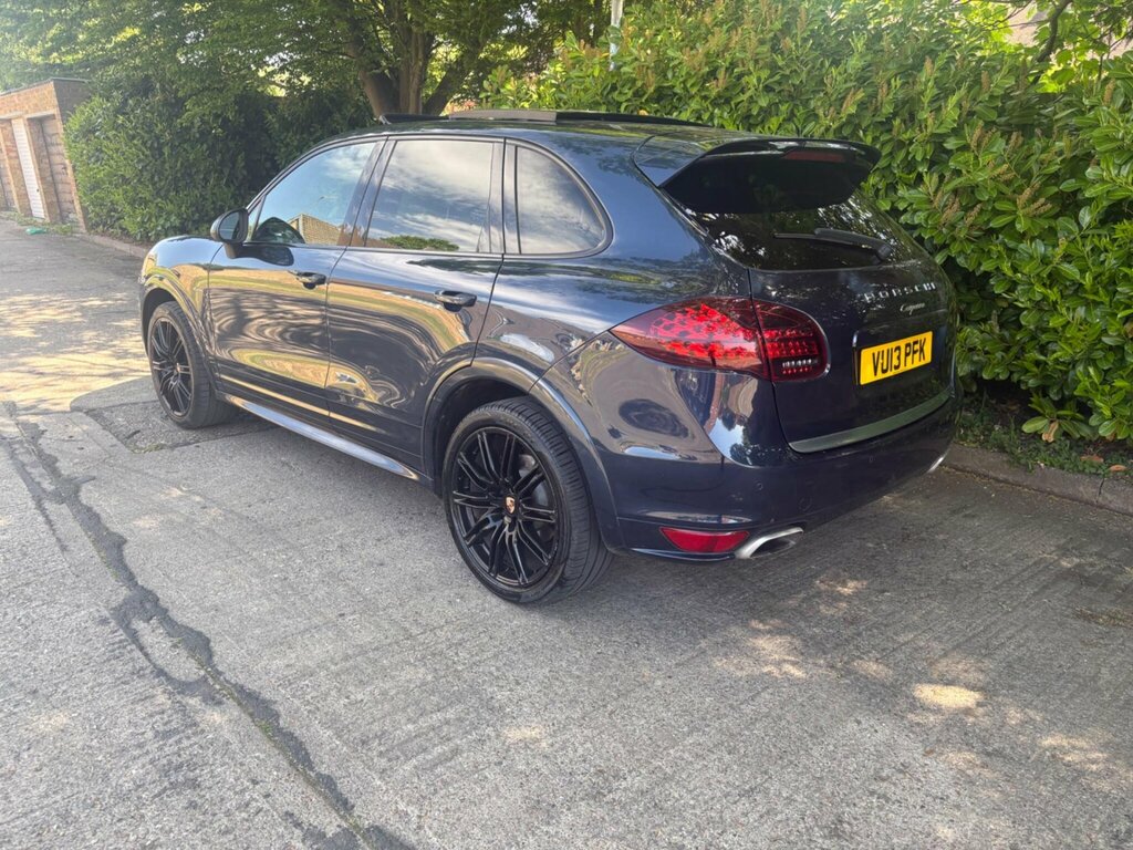 Porsche Cayenne D V6 Tiptronic Red #63