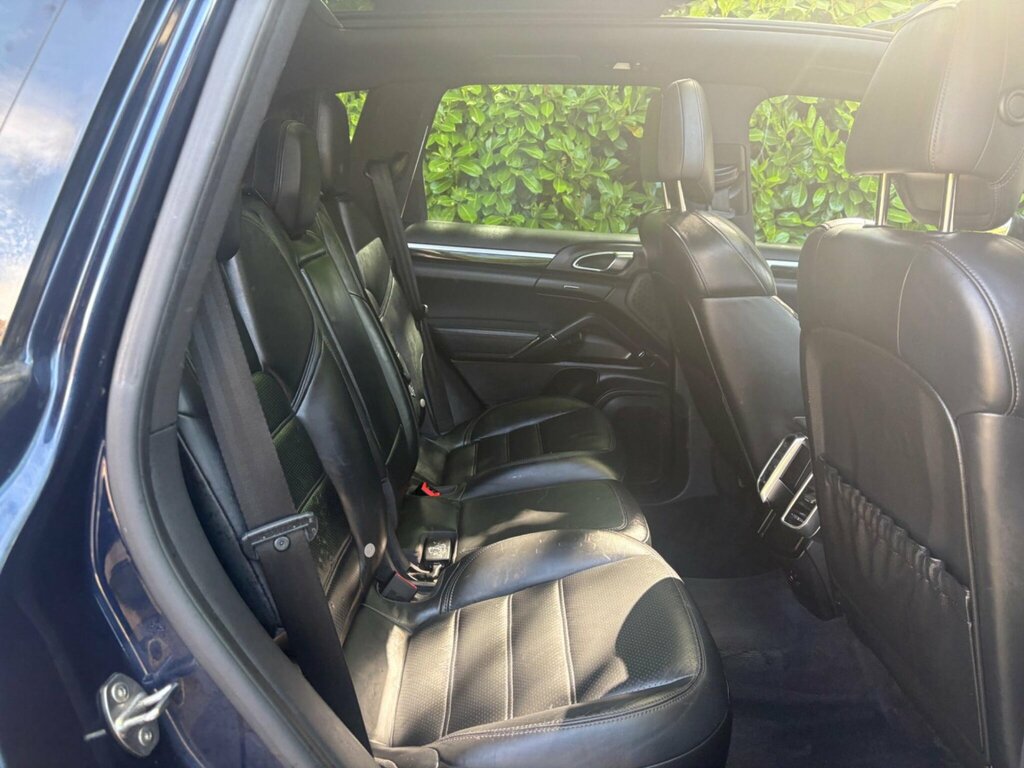 Porsche Cayenne D V6 Tiptronic Red #28